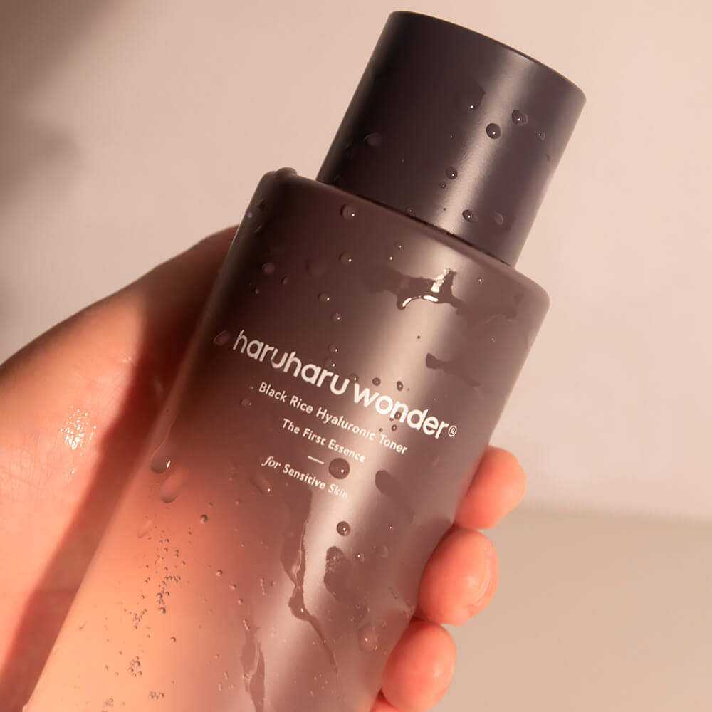 Бесспиртовой тонер с чёрным рисом Haruharu Wonder Black Rice Hyaluronic Toner For Sensitive Skin