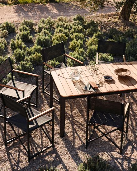 Bona Уличный стол из алюминия в черной отделке и тикового дерева 200 x 100 см Испания La Forma
