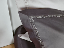 Постельное белье 2 спальное евро макси Сlaire Batiste Atelier Loire темно-серое