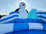 Надувной наземный аквапарк «Морское царство 3» с фигурой пингвина, 21*20*6 м