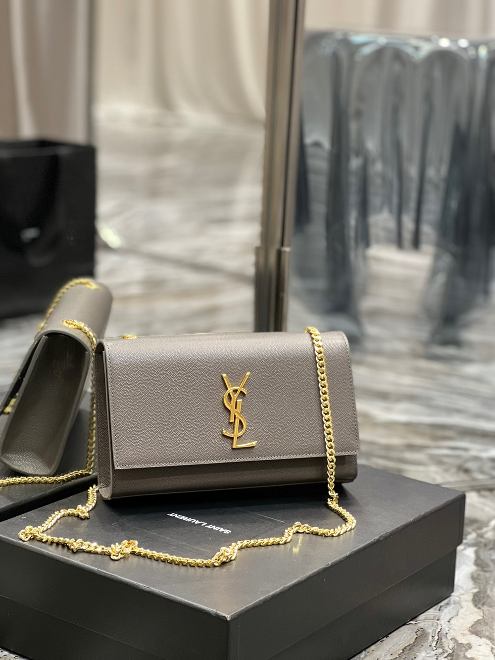 Saint Laurent Kate Medium Bag 24 cm