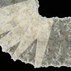 Вышивка на сетке желтая бледная 22 см