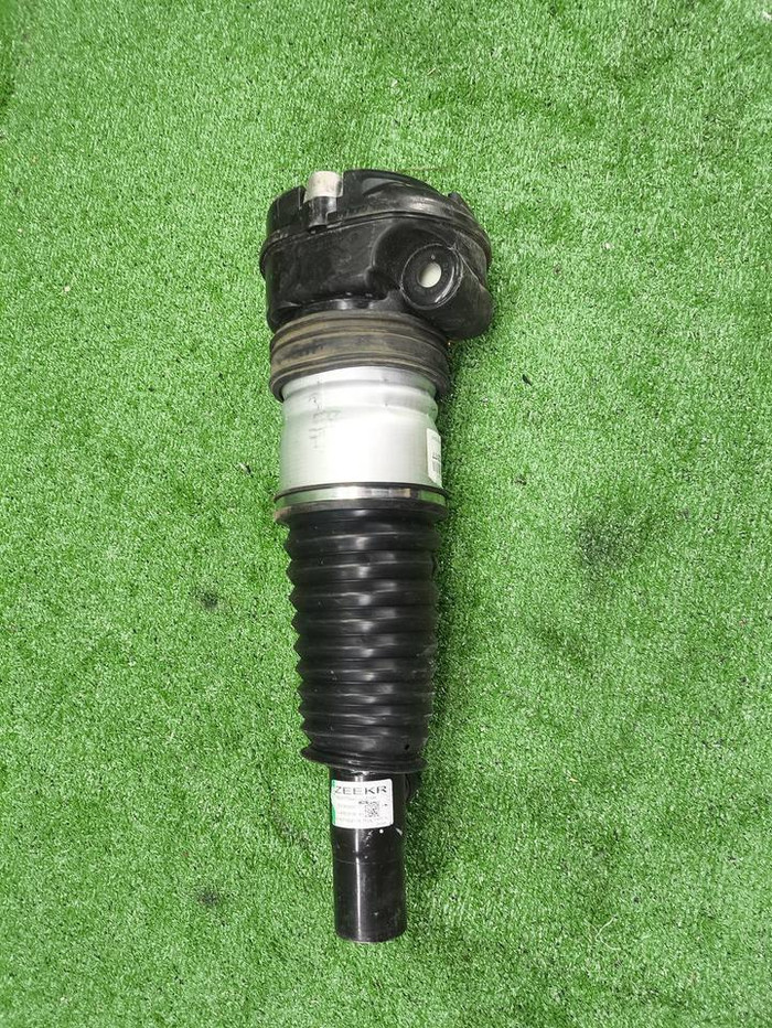 Стойка пневматическая левая Zeekr 001 (2021-н.в.)