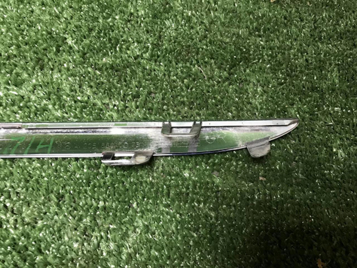 Молдинг решетки радиатора Mercedes C w205 (14-18)
