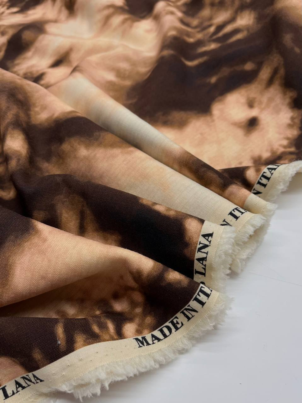 Шерсть плательно-блузочная сливочная с абстрактным коричневым узором