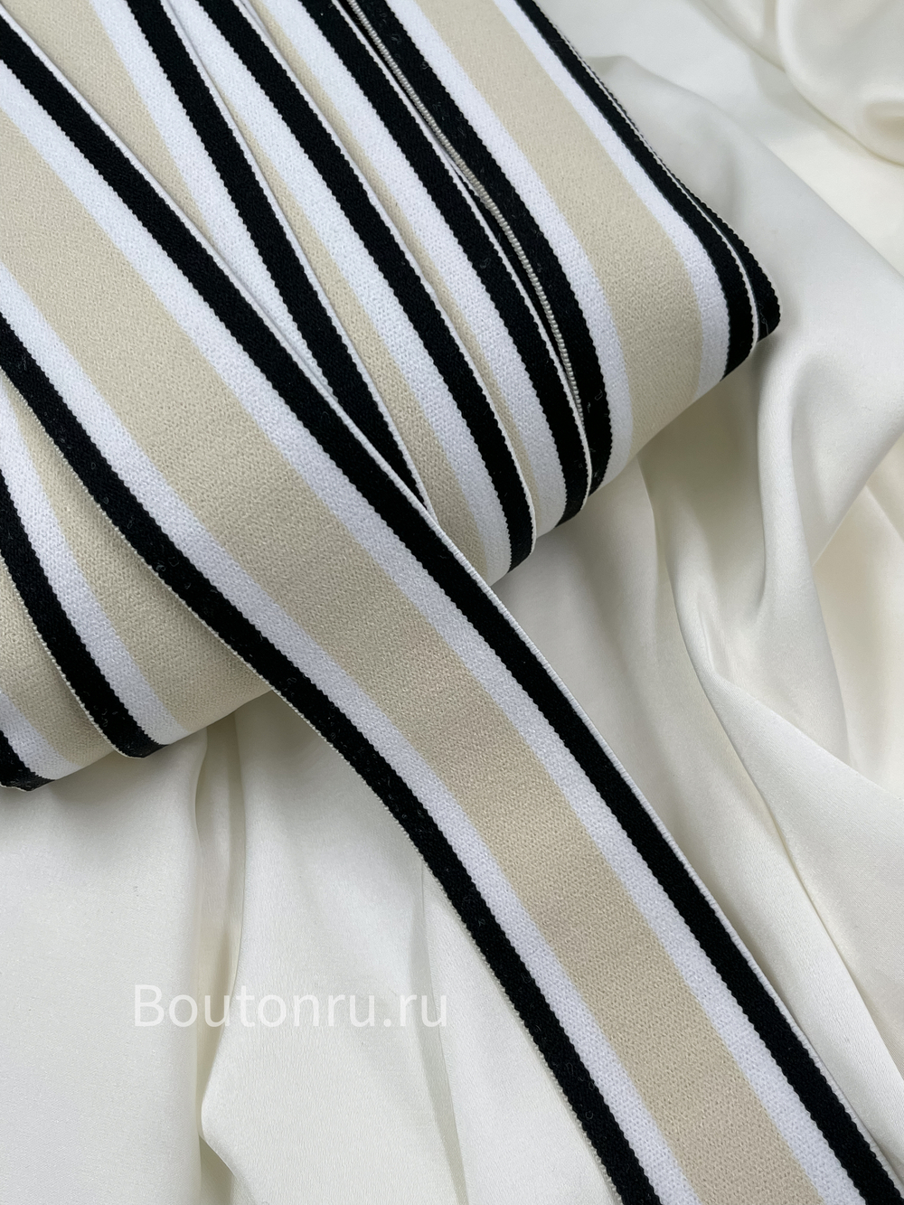 Тесьма эластичная (резинка) 3,5 см черно-бежевая