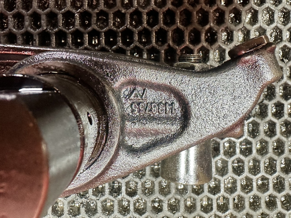 Вал рокеров в сборе