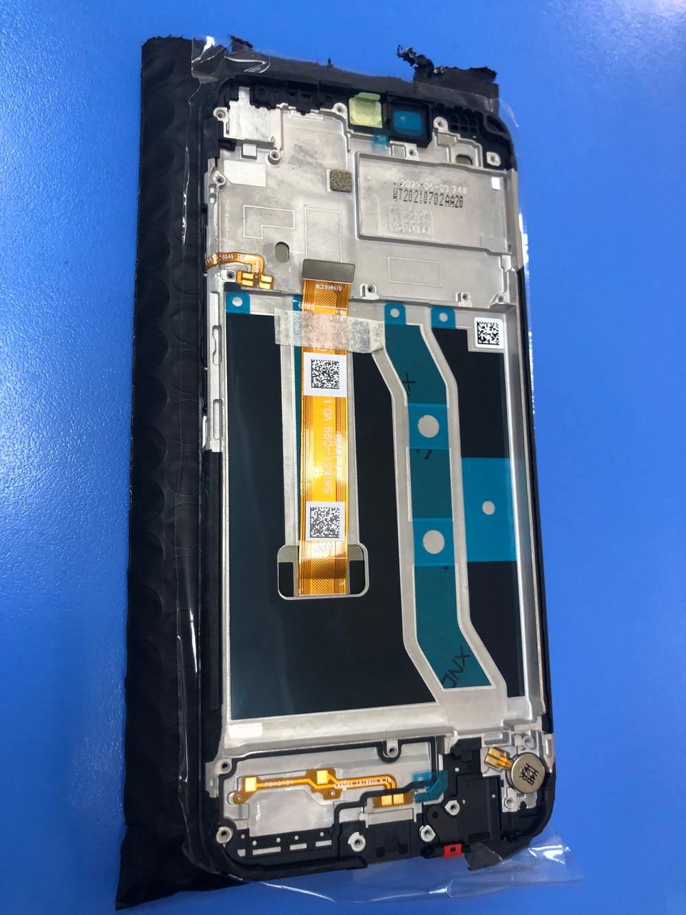 Дисплей в сборе с тачскрином и рамкой чёрный для Realme C21y(RMX3261) Оригинал Сервисный