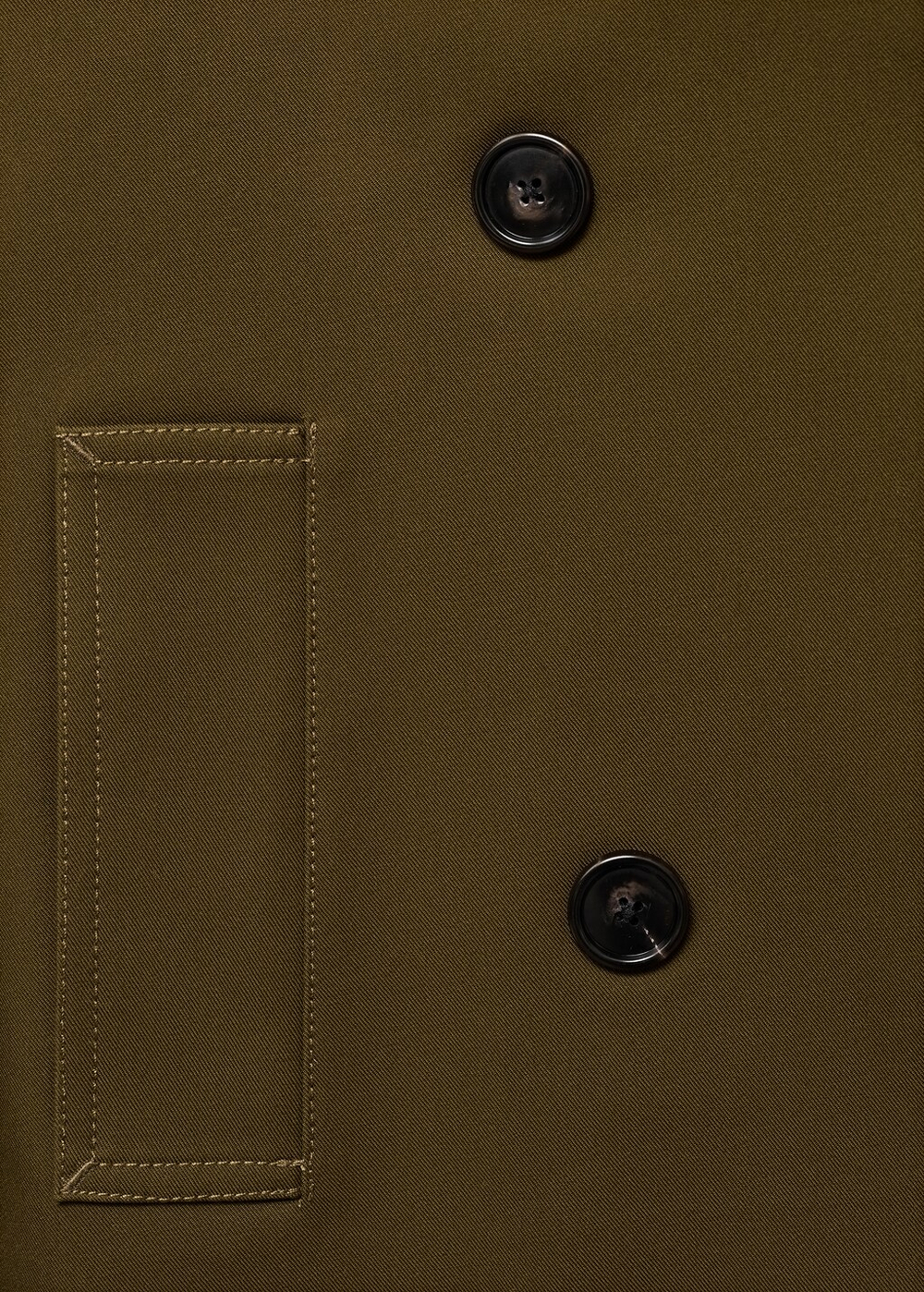 Короткий тренч оверсайз с двубортной застежкой на пуговицы