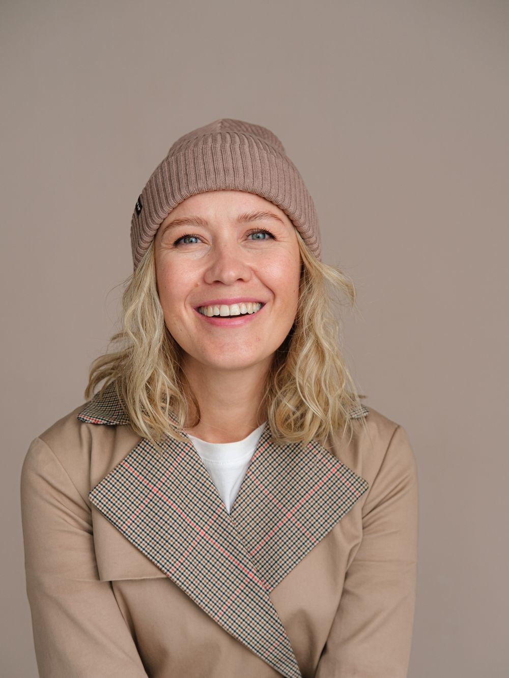 Шапка вязаная весенняя/осенняя МУЛА (Бежевый)