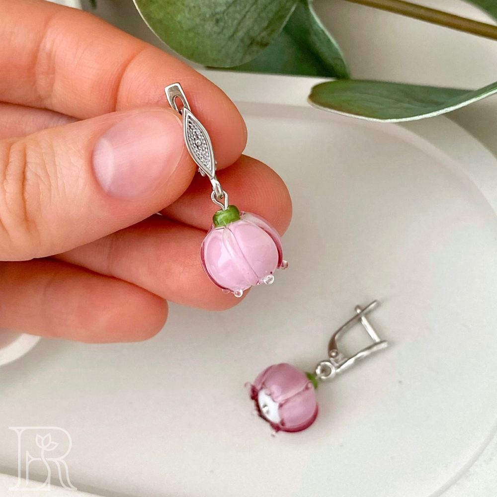 LEFIREL' Серьги серебряные женские "Ландыши" с цветами из муранского стекла / ювелирные украшения из родированного серебра 925