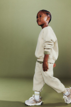 ZARA БРЮКИ-ДЖОГГЕРЫ С ЛОГОТИПОМ, ЗЕЛЕНОВАТЫЙ