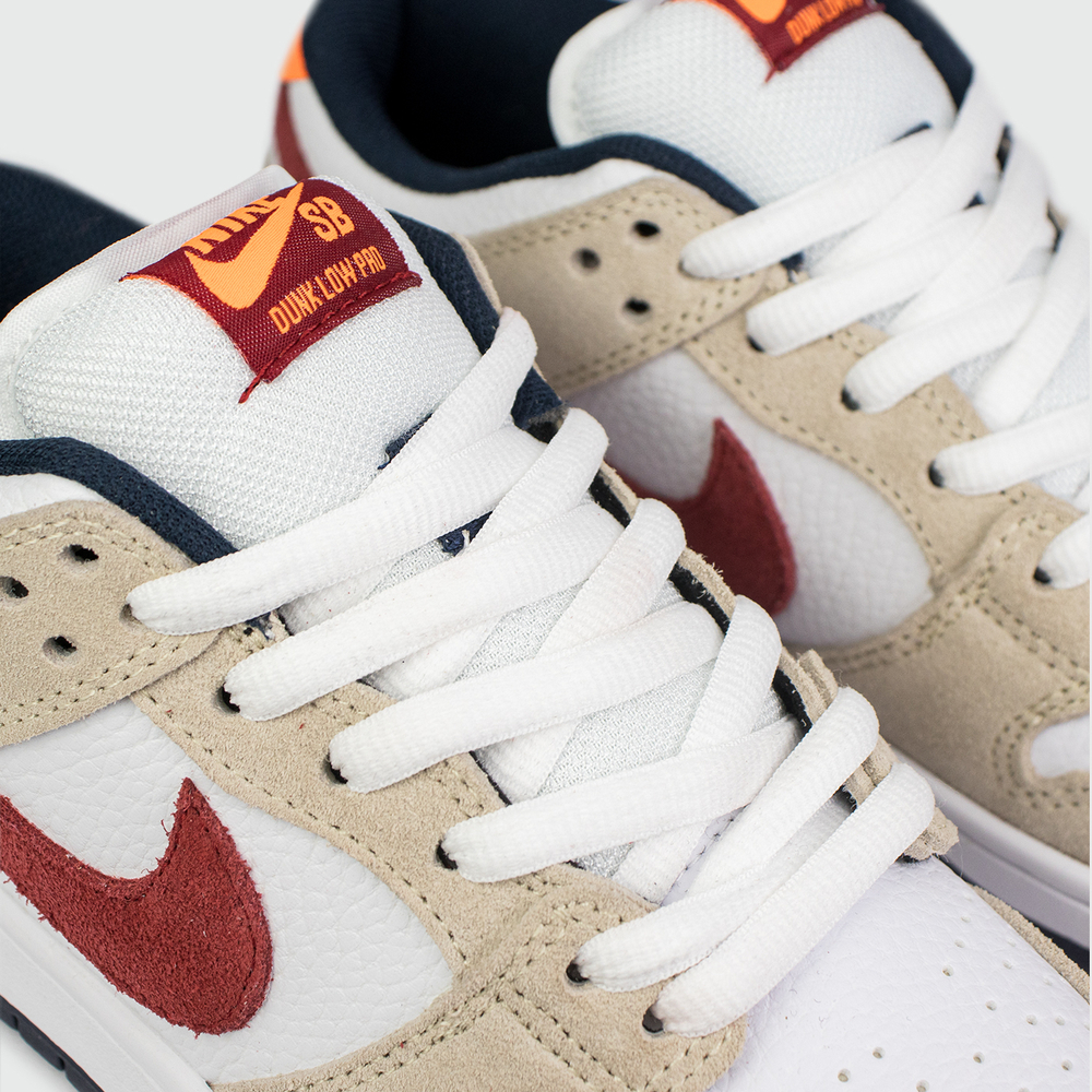 Кроссовки Nike SB Dunk Low Wmns Crimson