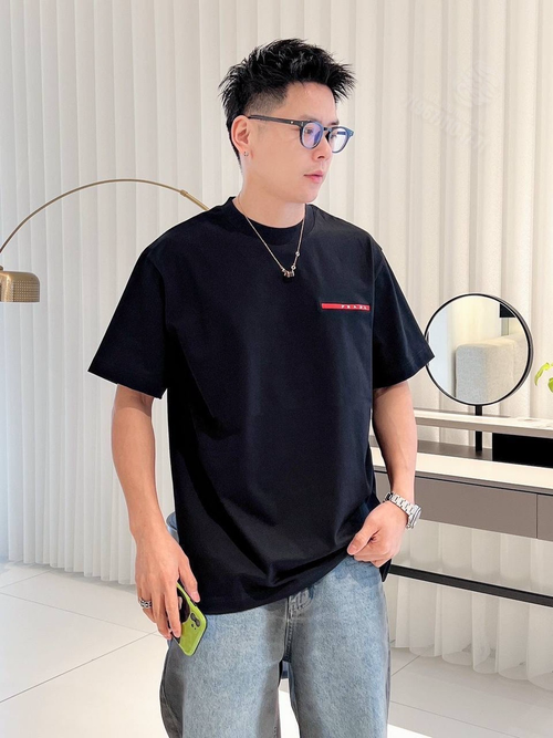 Футболка Prada