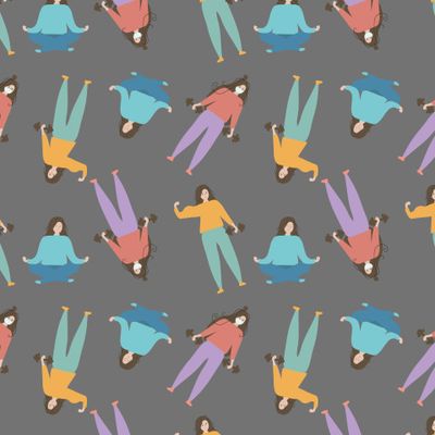 Девушки  занимаются спортом на сером фоне.