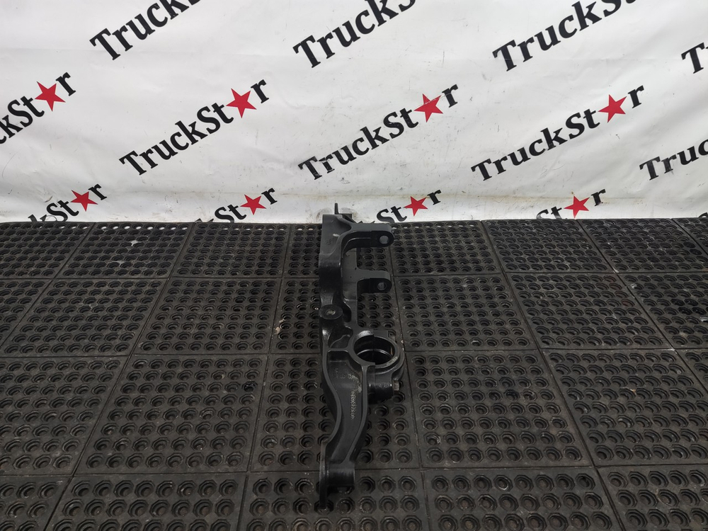 Кронштейн пневморессоры задний правый 2023г