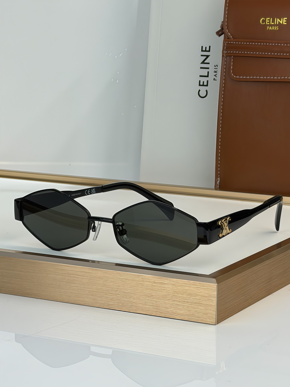 Солнцезащитные очки