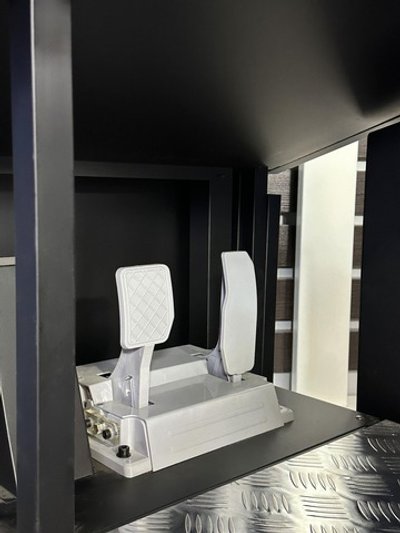 Гоночный симулятор «OutRun»