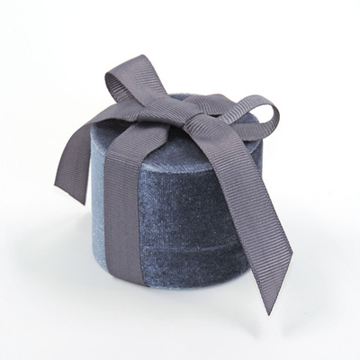 Футляр СИНИЙ пластиковый с оклейкой и лентой, серия "ОКРУЖНОСТИ", 65х65х56 мм