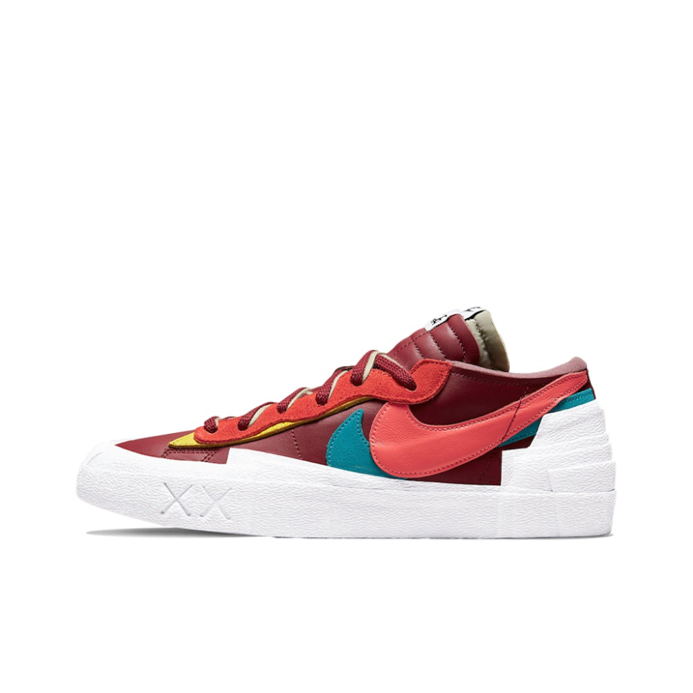 Кроссовки KAWS x Sacai x Nike Blazer Low 'Team Red' DM7901‑600