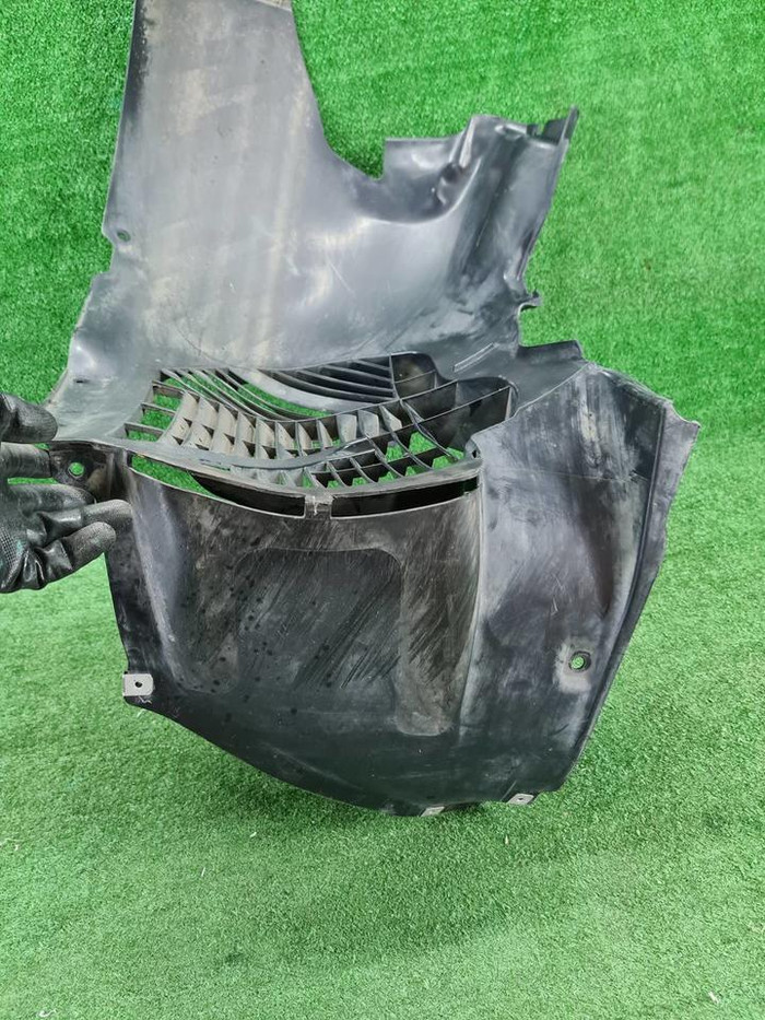 Подкрылок передний левый Porsche 911 8 992 (18-нв)