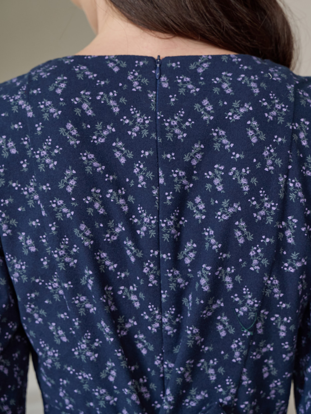 Платье с вырезом-сердечко