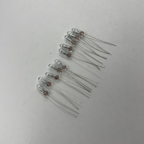 Лампа 12V 0.6W с усами Т3 подсветки кнопок и приборной панели 10 шт