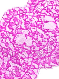 01-47 Кружево шантильи 22 см, фуксия