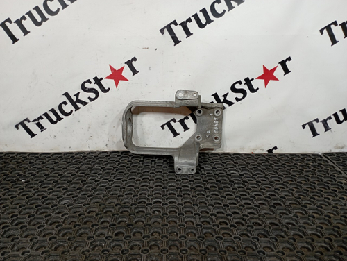 Кронштейн амортизатора