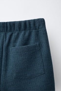 ZARA ОДНОТОННЫЕ ШОРТЫ ИЗ РЕЛЬЕФНОЙ ТКАНИ, ГЛУБОКИЙ СИНИЙ