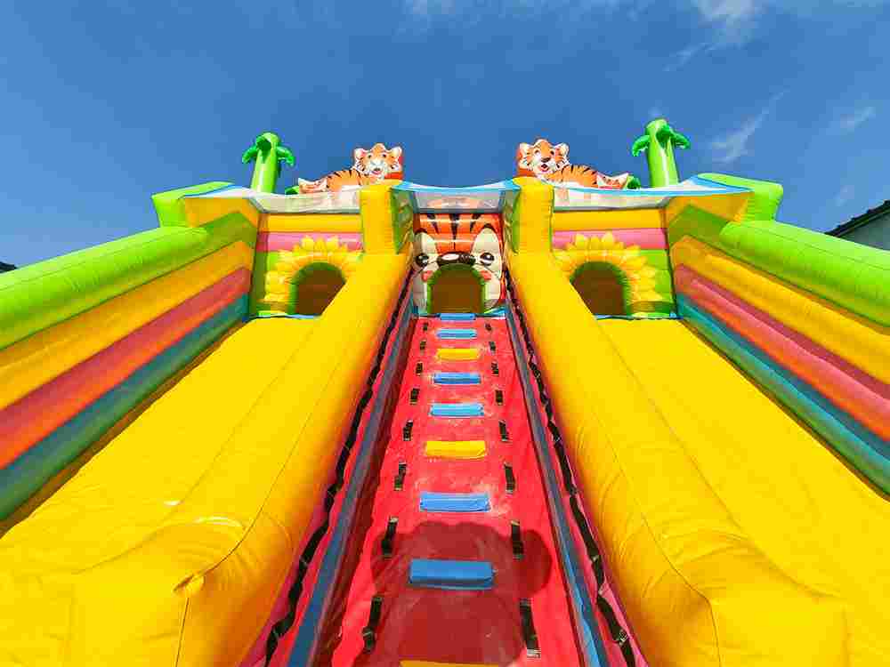 Коммерческий надувной батут «Тигриная страна 4», 10*6*5,5 м