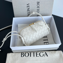 Bottega Veneta Concert Pouch 18 cm