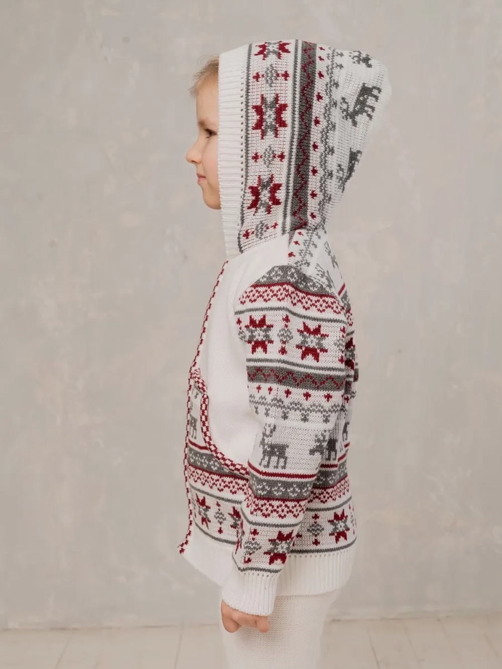 Кофта вязаная на молнии с капюшоном