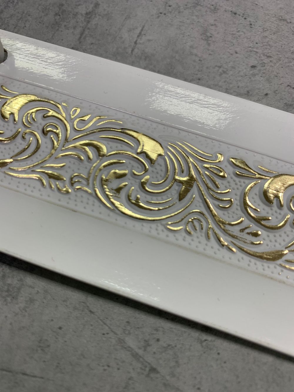 Белый "Милана" (5см) декоративная планка (бленда)