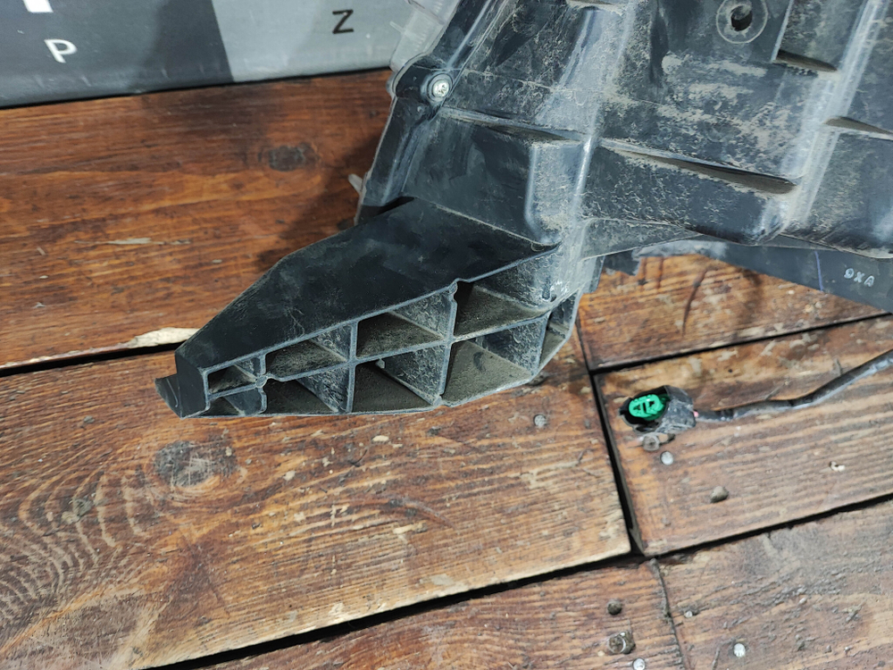 Фара правая галоген Toyota Land Cruiser Prado 150 17-нв Б/У Оригинал 8113060N10