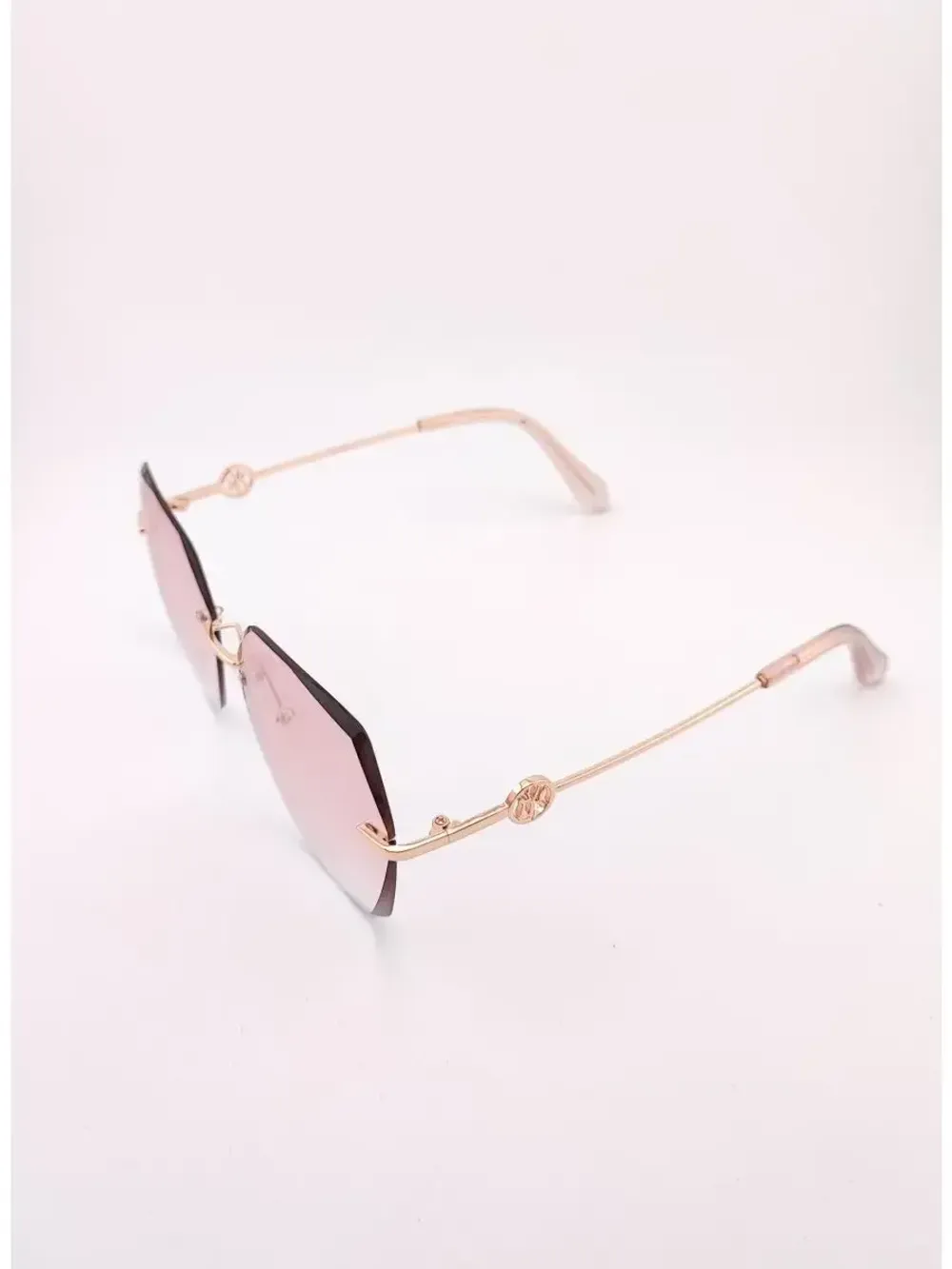 Очки солнцезащитные