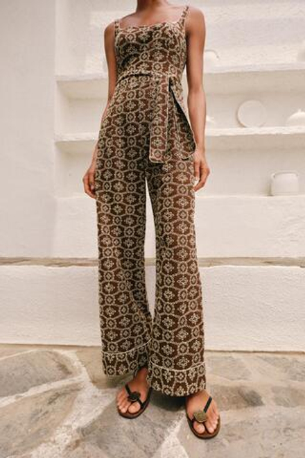 ZARA КОМБИНЕЗОН С ПЕРФОРИРОВАННОЙ ВЫШИВКОЙ И ПОЯСОМ, КОРИЧНЕВЫЙ/ЭКРЮ