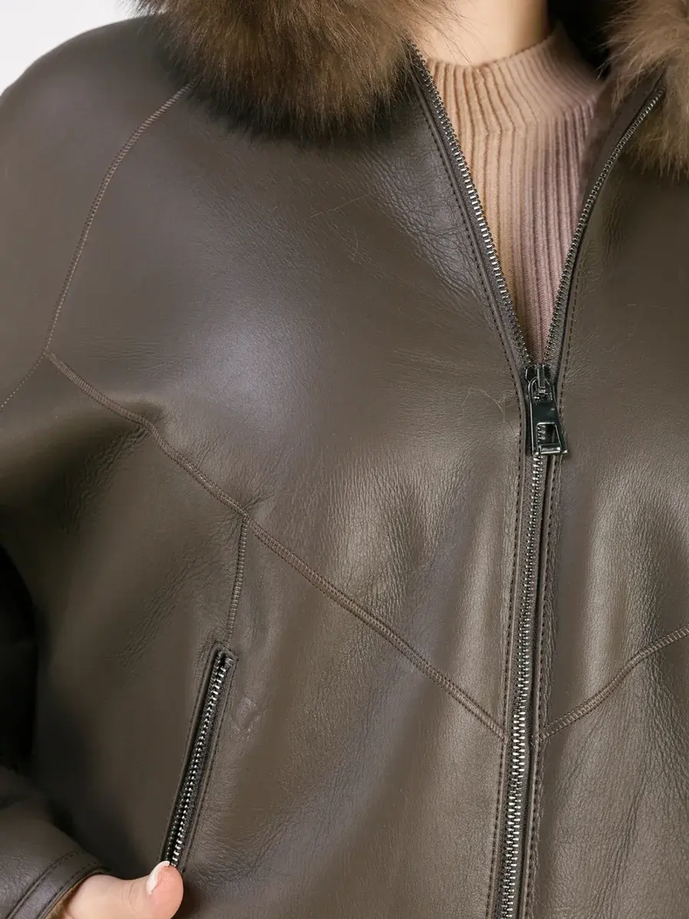 Дубленка зимняя натуральная с капюшоном оверсайз