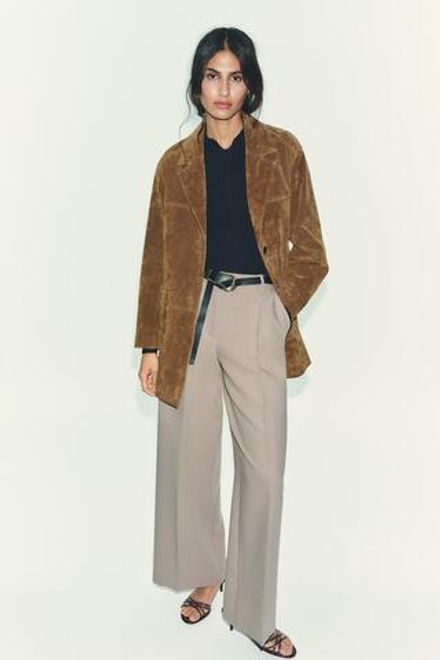 ZARA БРЮКИ ПРЯМОГО КРОЯ С ЗАЩИПАМИ И РЕМНЕМ, СЕРО-БЕЖЕВЫЙ