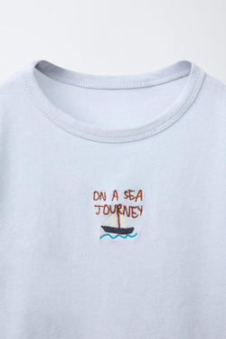 ZARA ФУТБОЛКА С ВЫШИВКОЙ, НЕБЕСНО-ГОЛУБОЙ