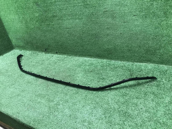 Молдинг переднего бампера Audi Q8 (18-23) S-line