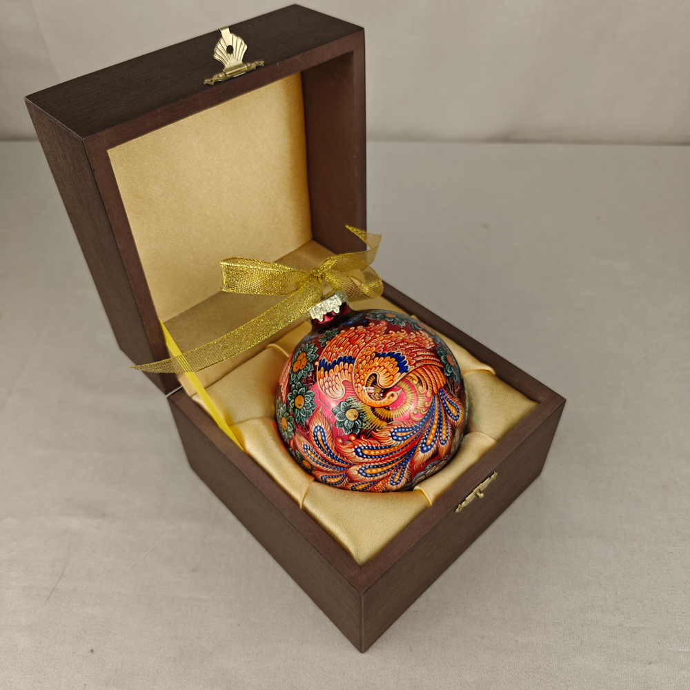 Шар новогодний с круговой росписью Палех "Жар-птица" на красном в футляре