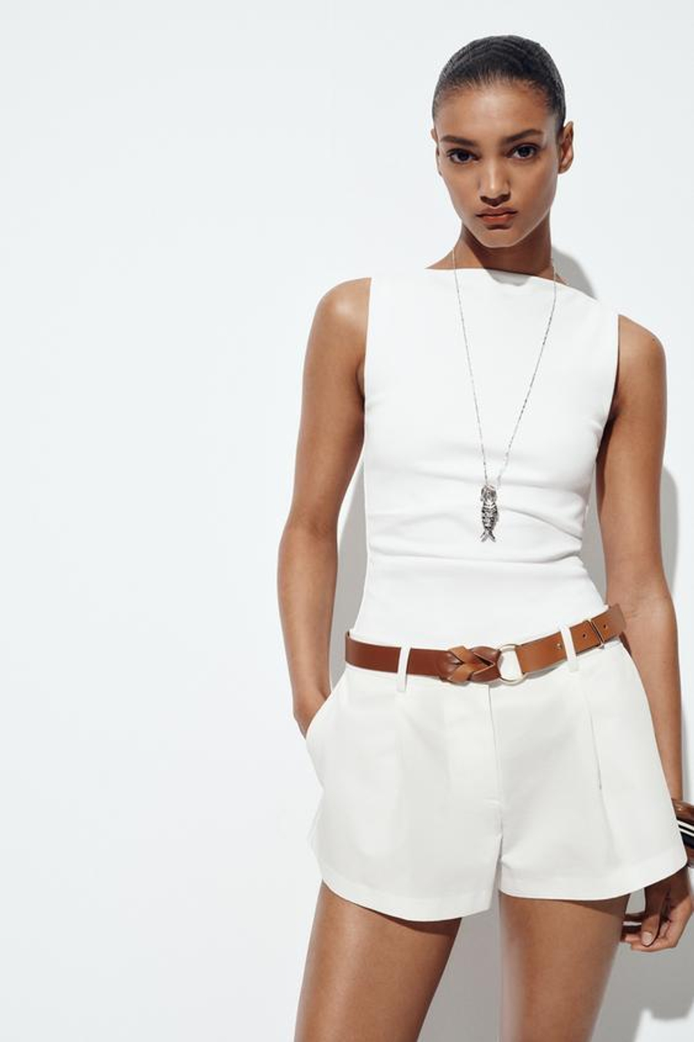 ZARA РАСКЛЕШЕННЫЕ ШОРТЫ С ПОЯСОМ, ЭКРЮ