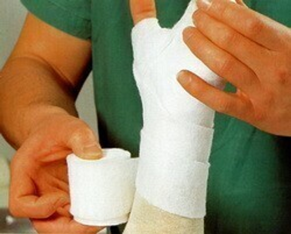 Синтетическая вата Целона / Cellona - для подкладки и защиты костных и нервных выступов под гипсовыми и синтетическими повязками, 20 см х 3 м (10696)