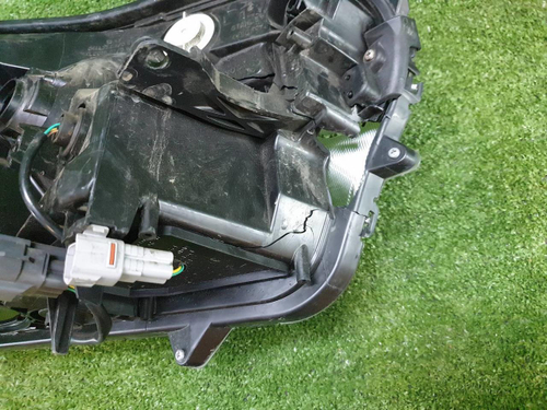 Битая Фара левая Toyota Rav 4 CA40 (2015-2019) LED