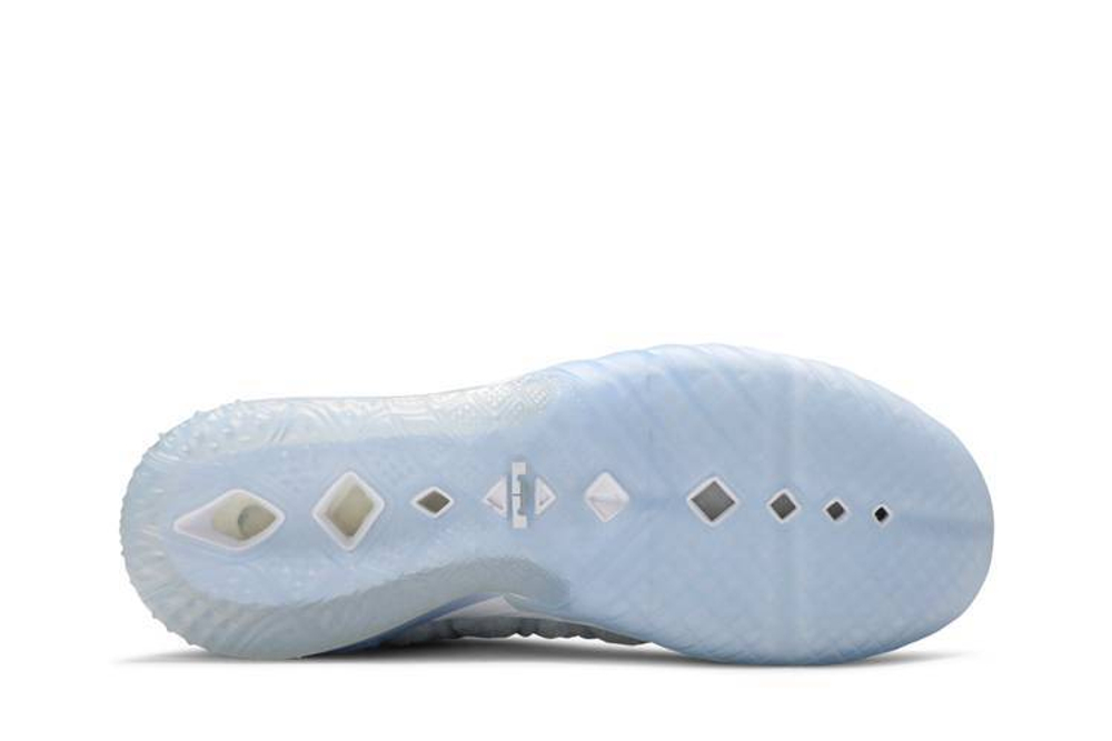 Кроссовки Nike Lebron 18 "Play For The Future"