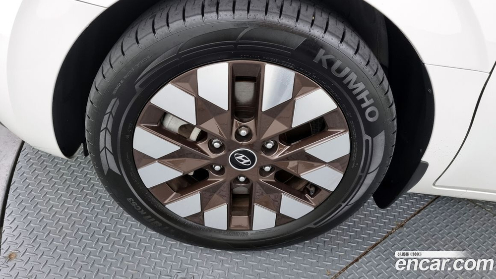 Hyundai Staria 4WD 캠핑카 (10.2022)