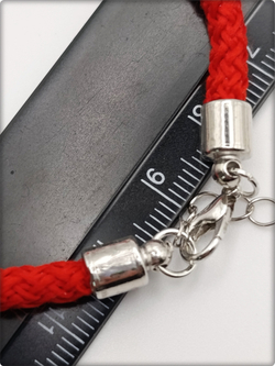 Браслет "Руна Феху" (22см) красный текстиль.