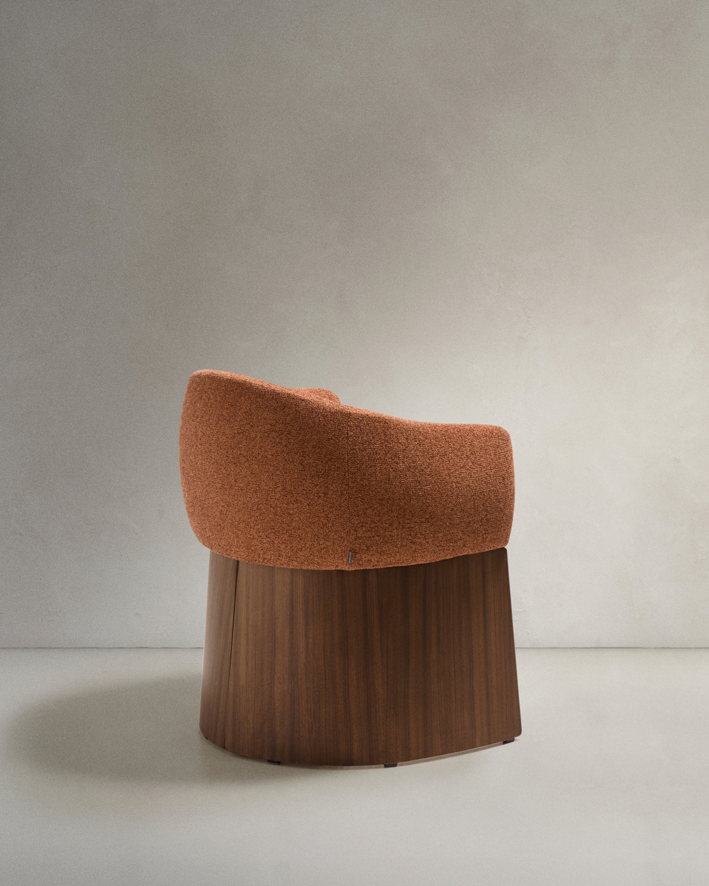 Стул Bosca из терракотовой синели и шпона ореха