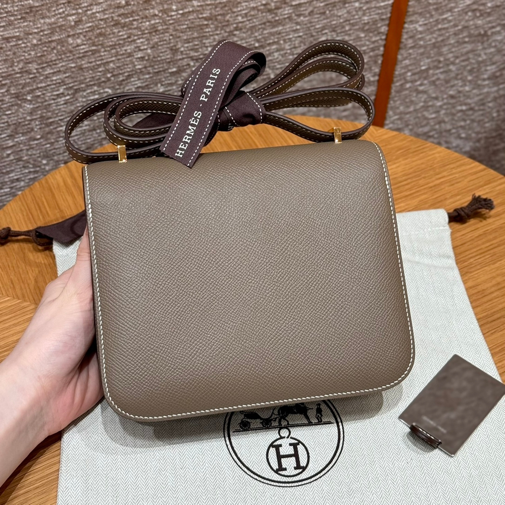 Hermes Constance 18